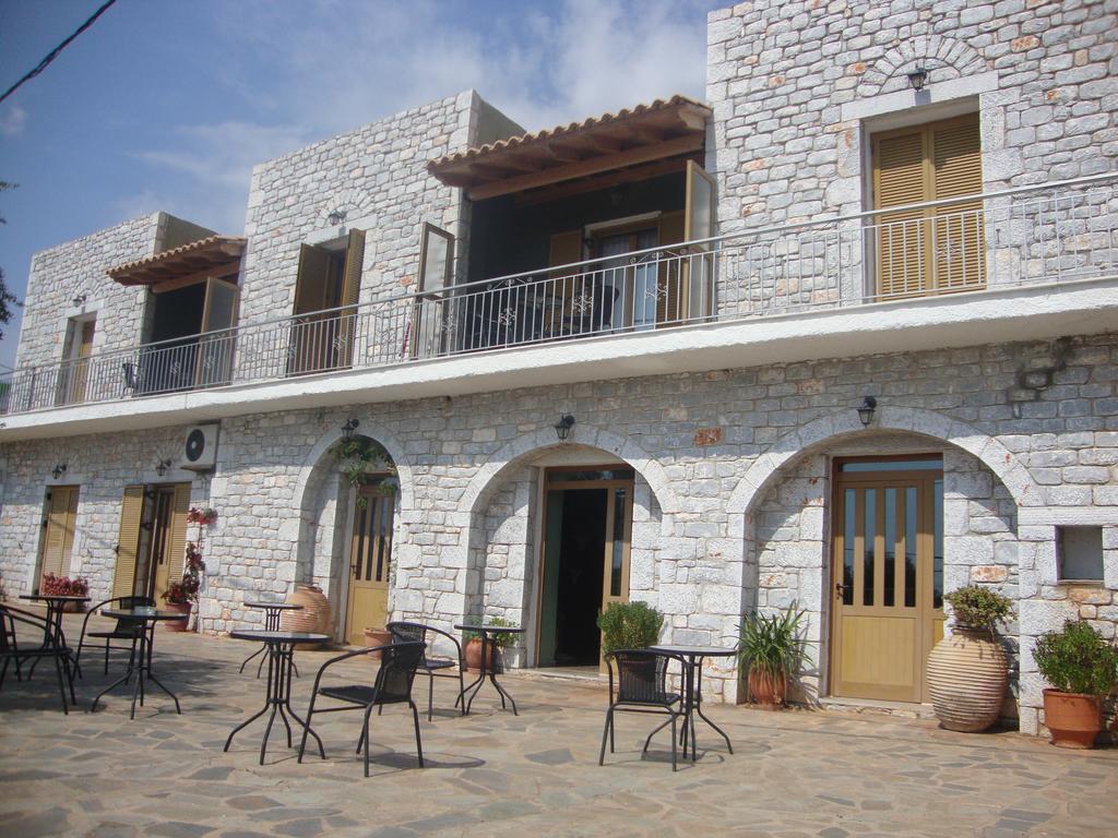 Kafiona Guesthouse Pyrgos Dirou Экстерьер фото