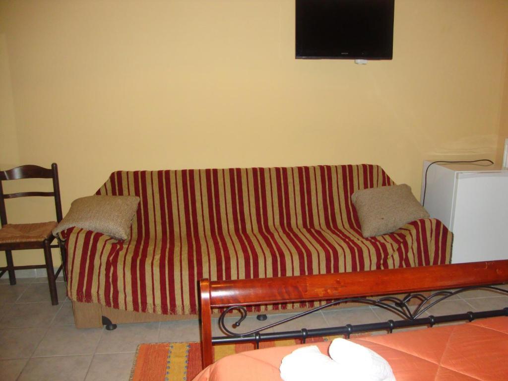 Kafiona Guesthouse Pyrgos Dirou Номер фото