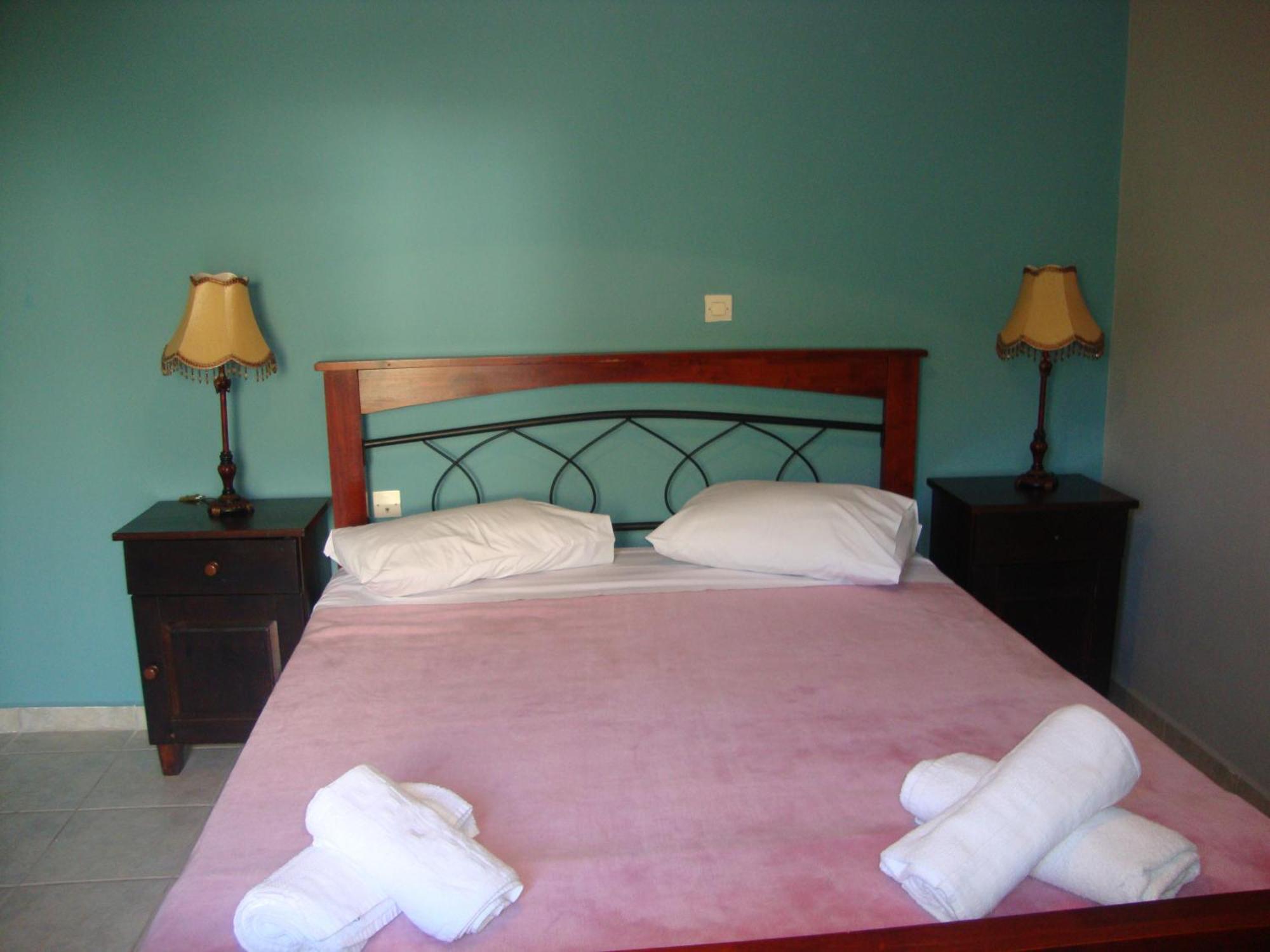 Kafiona Guesthouse Pyrgos Dirou Экстерьер фото