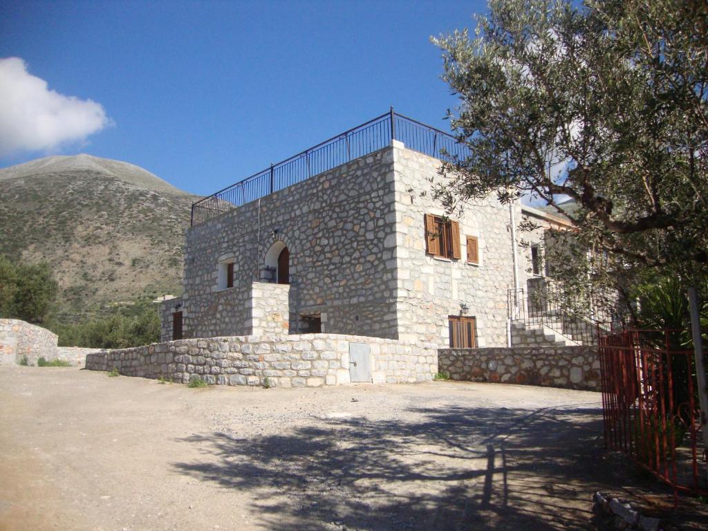 Kafiona Guesthouse Pyrgos Dirou Экстерьер фото